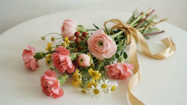 如果一个人还在穿10年前的衣服	，说明了3个问题