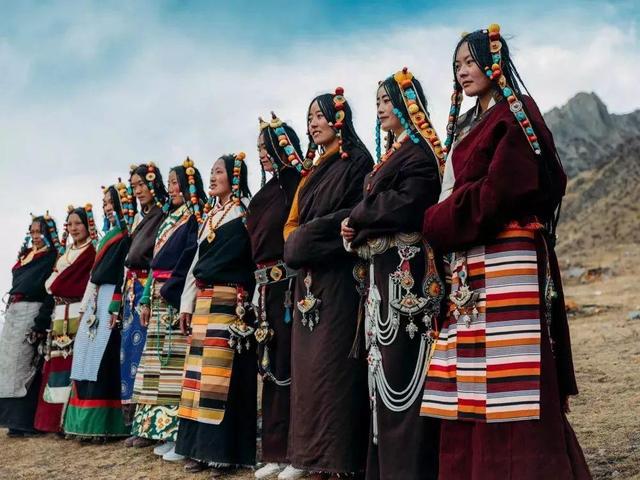 这个一妻多夫制的民族，晚上怎么过？女人直言：没有幸福可言