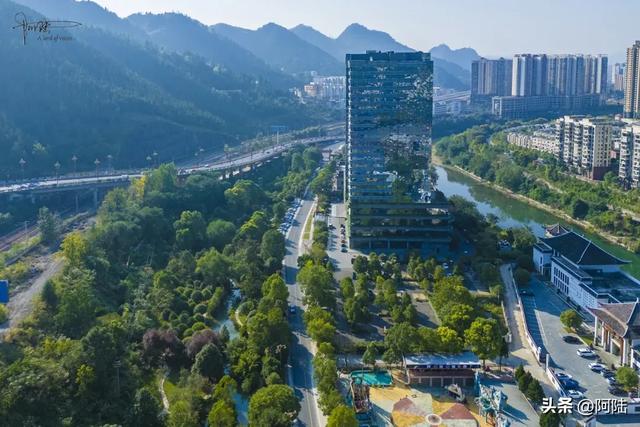 铜仁民族风情园近况比较尴尬,亲测罕有人至,游客还没工作人员多