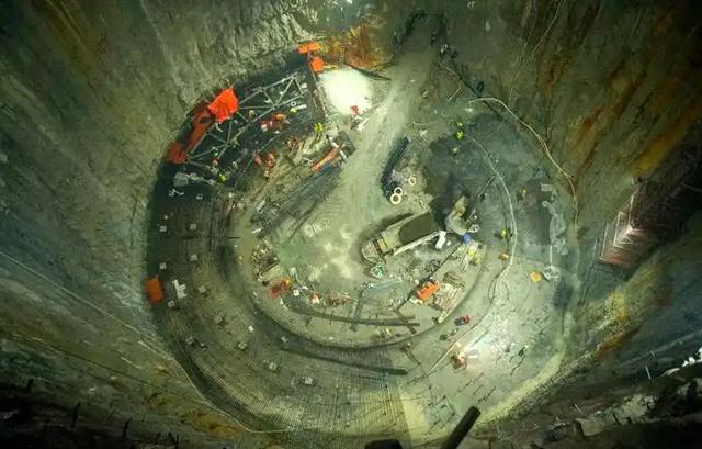 核电站旁挖700米深坑干啥？中国藏了个粒子侦探，揭秘宇宙往事