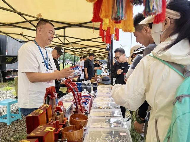 兴安盟那达慕上，这些宝贝让游客爱不释手