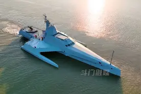 “虎鲸”大型无人作战艇也来了图片