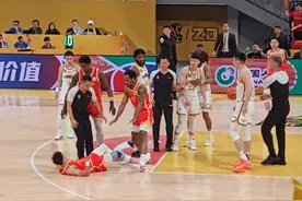 卫冕冠军首战崩盘！广厦三叉戟合砍68分 杨鸣暂停时这句话让人揪心图片