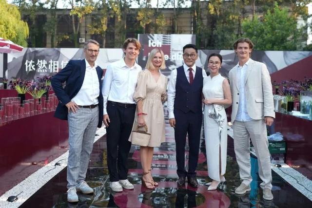 俞渝也没想到，刚离婚2年，李国庆就娶了他40年前的“白月光”