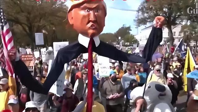 美国乱套了!全美怒吼"不要国王"，700万人抗议，特朗普回应太辣眼