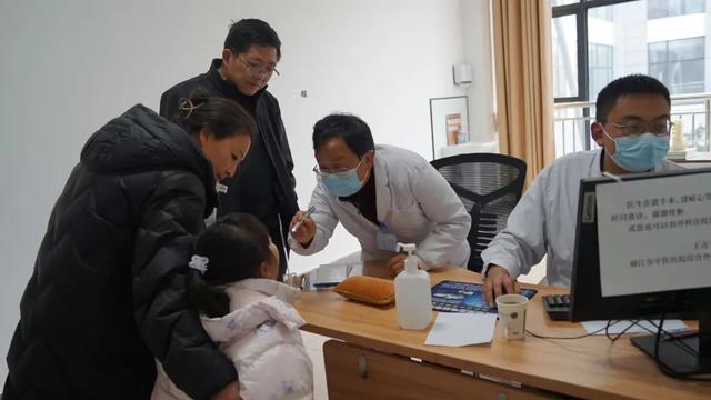 丽江之夜，以医相约！中医药文化夜市点亮古城周末