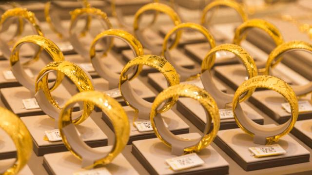 单克黄金突破千元！金饰消费下滑26%，老铺黄金却逆势爆发？