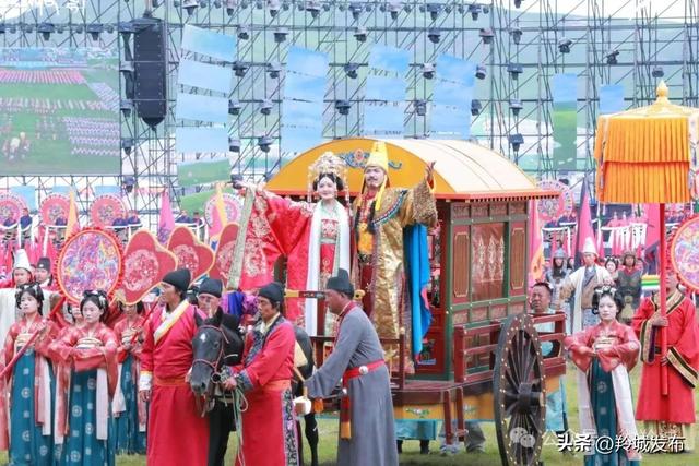 【相约九色甘南香巴拉】组图|跨越时光的羚城之约：祝福与未来的双向奔赴
