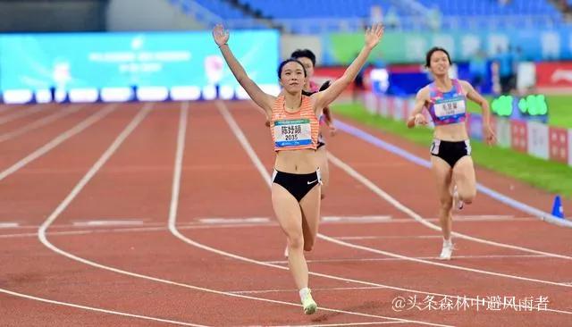 仅16岁陈妤颉以11秒29守冠！却因国际田联这条规则无缘世锦赛