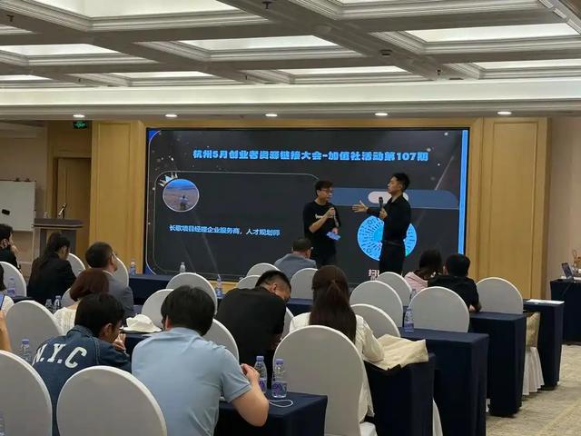 日本机场挤满了回国的人:有人提前结束行程,有人辞工返华