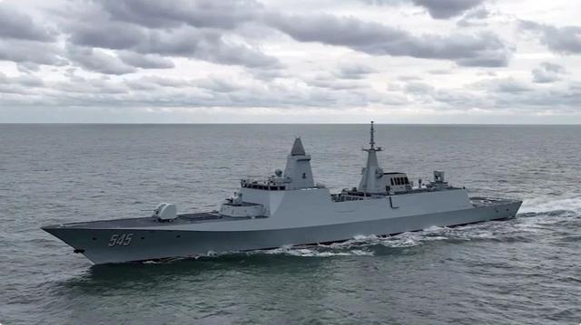 054B没堆料就不行？读懂它的核心优势	，才知能否重现054A辉煌