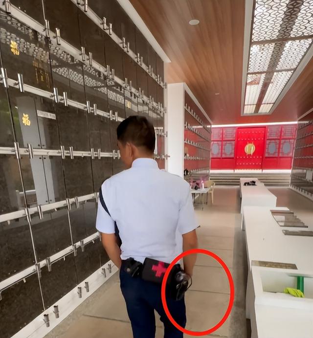 探秘菲律宾"活死人区"，棺材上睡觉做饭，小孩这里出生，白骨为伴