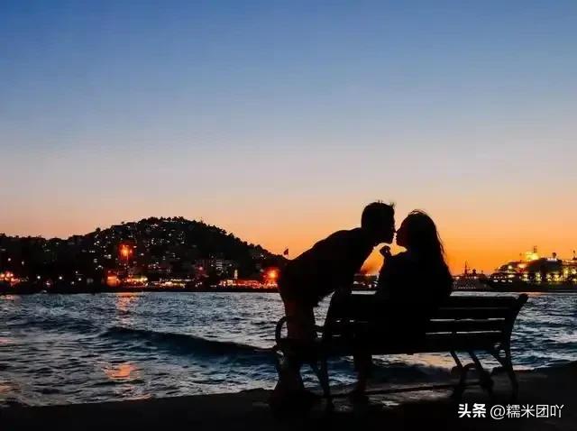 男人爱你,还是想“睡你”,看这3个地方一清二楚