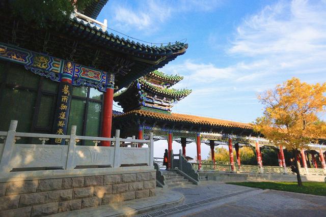 兰州兰山公园，等一场照亮金城的暮色，是欣赏城市美景的好去处