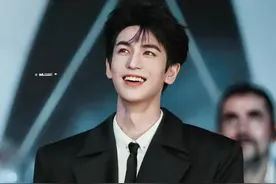 不笑的张凌赫！笑起来的李昀锐！哭了的王安宇！我愿称为内娱风景图片