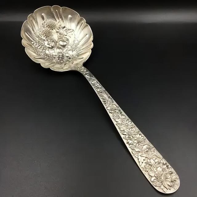 挖疯了！英格兰“宝藏”量创纪录！罗马“耳勺”比黄金还值钱？