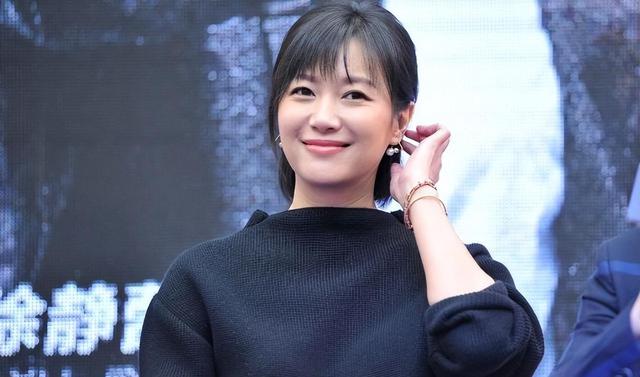 从19岁开始男人不断，半百了还没玩够，“风流才女”徐静蕾现形记