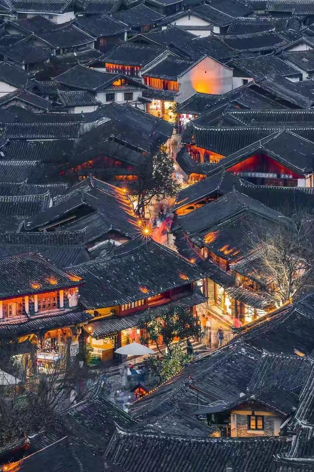 童话王国还是诡异乐园？丽江一景区设计引热议