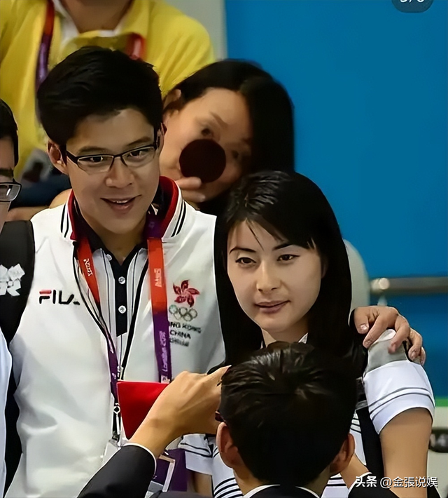 霍震霆没想到	，44岁儿媳郭晶晶再次官宣喜讯，让整个阔太圈沉默了