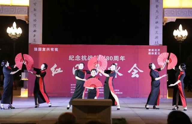 经典绕湖韵，初心映涟水
