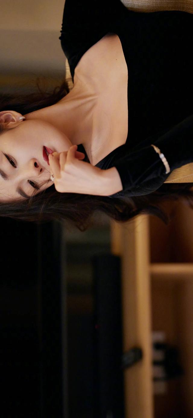 美女壁纸-第5310期-杨幂