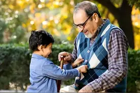 孙子和外孙差别有多大？遇事才能看出来，难怪老人做不到一视同仁图片