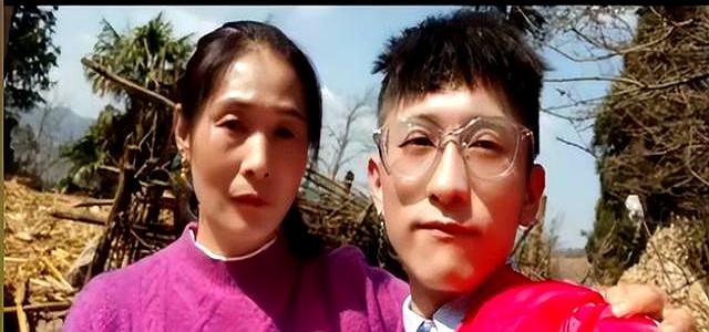 父亲泼汽油烧死母亲后续，父亲被执行死刑，儿子却不打算领取骨灰