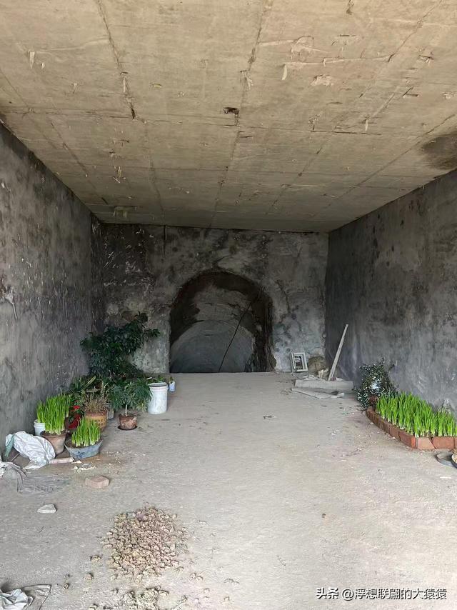 莱芜苗山镇铜山村里的汉代铜矿洞