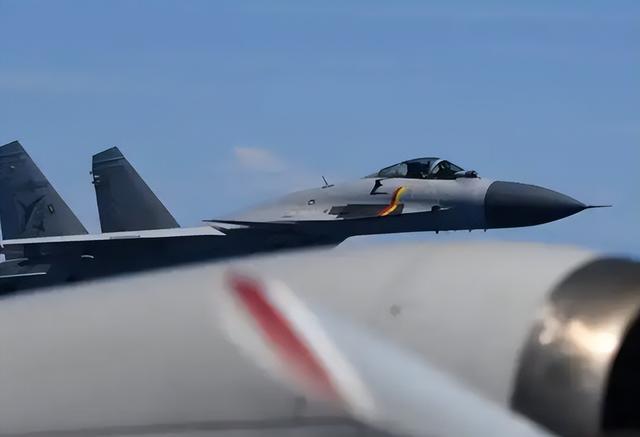 辽宁舰直逼冲绳270公里！日本战机急升空，谁在慌张一目了然