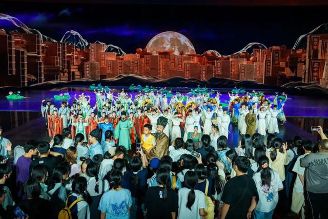 中秋国庆，备受喜爱！「月映武夷」以文化之名照亮武夷山水！