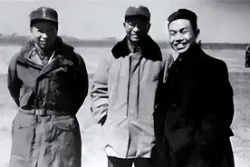 韩钧率部投身八路军120师，气得阎锡山用头撞墙，建国前突然自尽图片