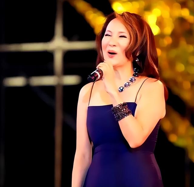 原来早已不是中国籍？事业巅峰远赴美国，被老外“玩腻”晚年回国