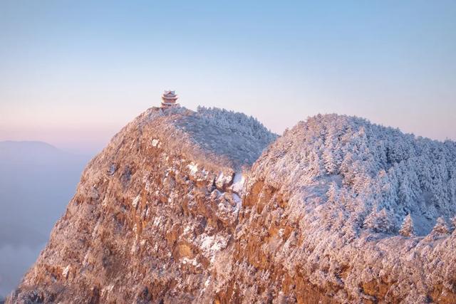 青山如黛,锦绣峨眉——峨眉山旅游攻略