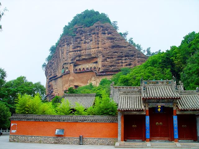 甘肃旅游：两访四大石窟之一的麦积山（图）