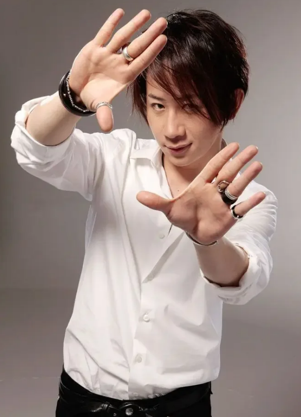 钱再多有什么用？抗癌一年刘谦憔悴到认不出，给中老年人提了个醒