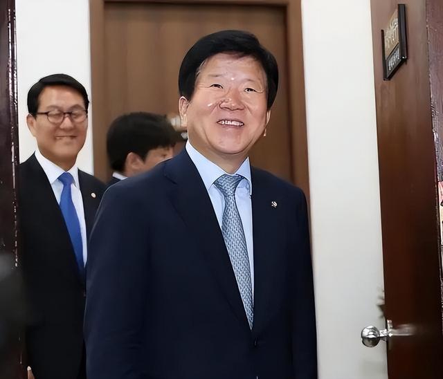 李在明终于等来了北京的回复，中方给出的2个字，让他放心了