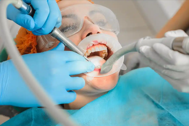 人不会无缘无故牙龈萎缩！医生：牙龈萎缩的人，多半有这5习惯