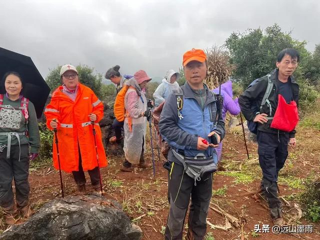 徒步石林蓑衣山、赏水上石林,遇降雨淅淅沥沥,收获特别的体验