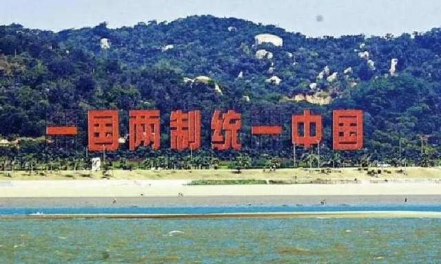 郑丽文说想到北京谈后，民进党急了，发声阻扰，郑丽文7个字反击