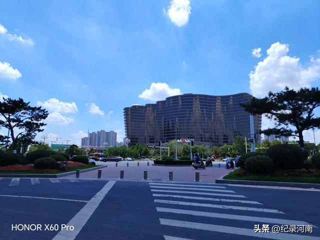 三线城市商丘市中心城区第一个也是唯一个五星级酒店信华建国酒店
