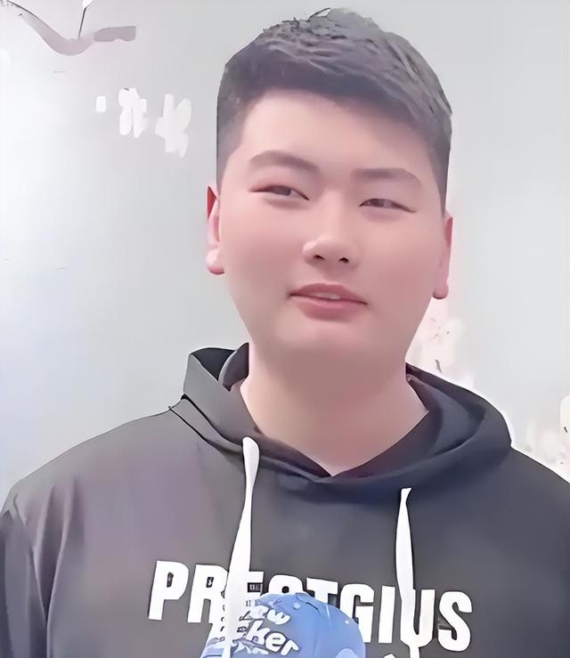 朱小伟做梦也没有想到，离婚四年后，陈亚男没能活成真实的自己