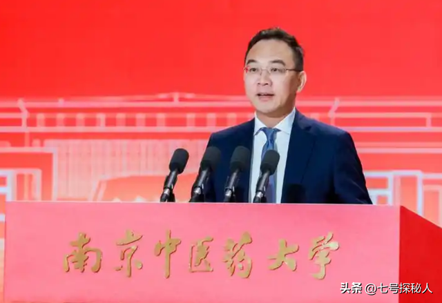 前央视主持人郎永淳，沦为阶下囚，刑满释放后，如今过得怎样？