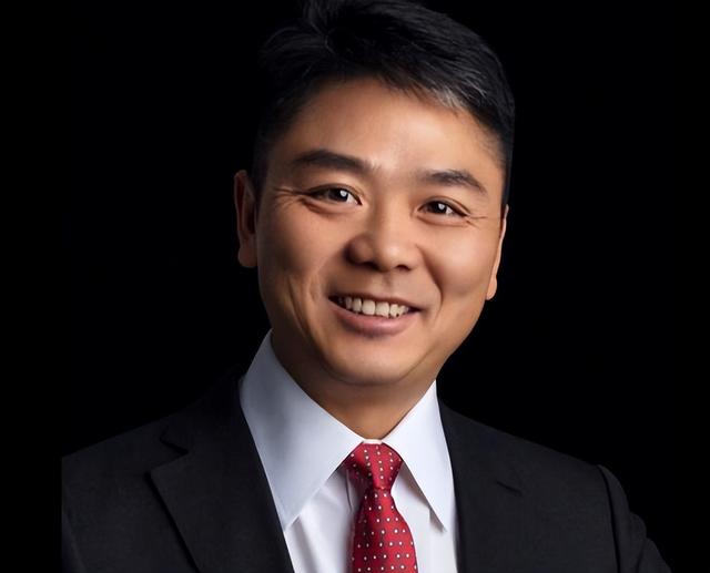 亲情重要还是金钱重要？就算如今的刘强东，面对儿子时也充满遗憾