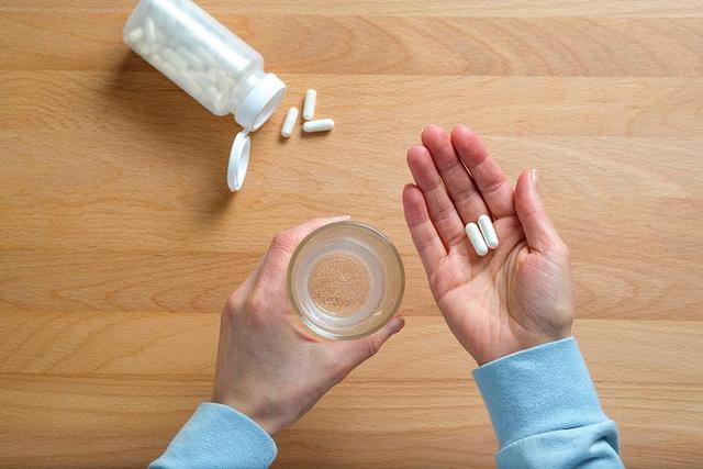 医生提醒：吃上苯磺酸氨氯地平，这4件事就别做了，小心害了自己