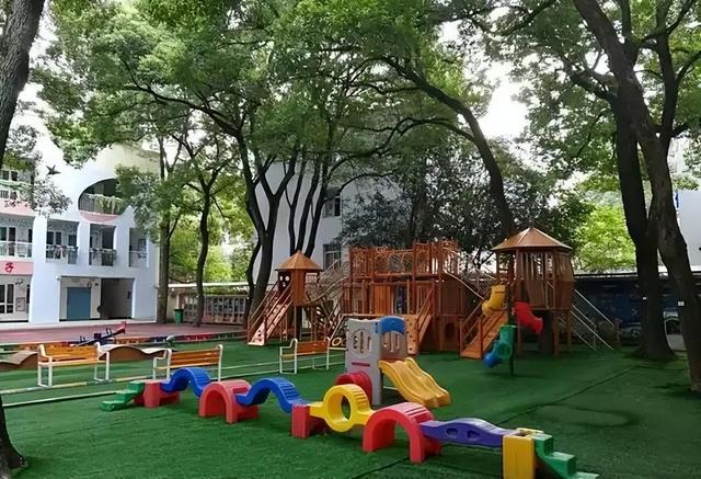 民办幼儿园突然被挤爆了，不是因为环境多好，而是因为这个？