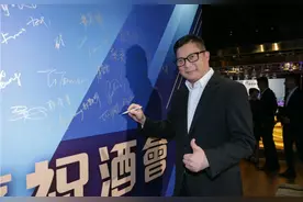 香港议员建议中央驻港人员可申请成为永久居民，保安局邓炳强拒绝提议，网友：好评，按法例办事！图片