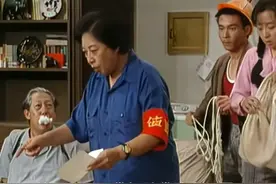 情景喜剧《我爱我家》：演得好好的，余大妈为啥换成了陈大妈？图片