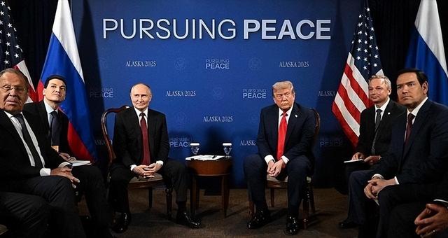 不装了？乌总统令拖中国下水，特朗普准备发动战争，英法德意急了