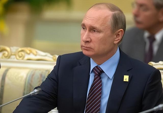 沉寂1天，高市早苗终于签字，日本砸9万亿反华	，解放军动作更大