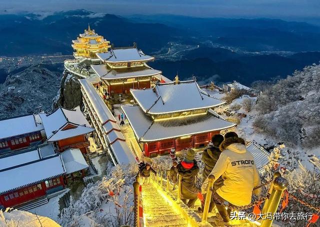 洛阳老君山逛完，到焦作云台山：居然老君山金顶更震撼！​